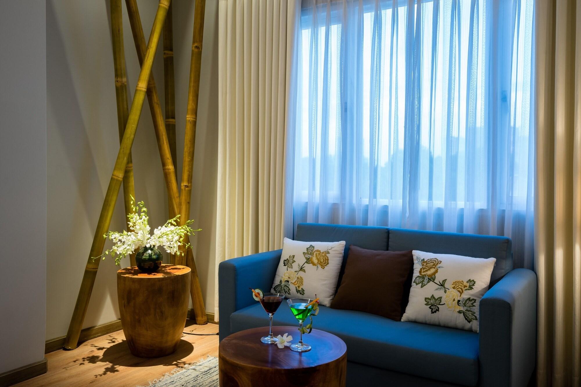 Silverland Yen Khách sạn 4*