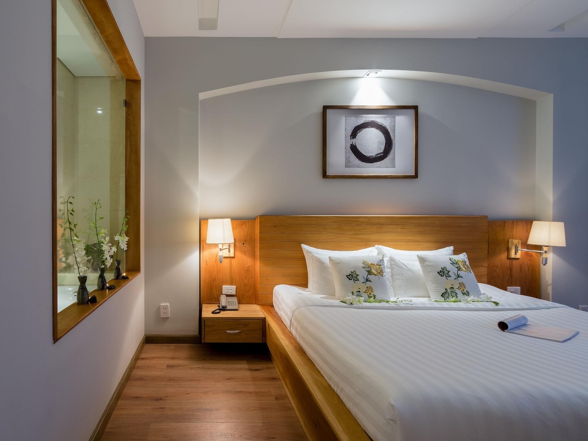 Silverland Yen Khách sạn 4*